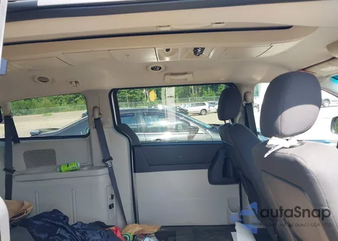 2010 Dodge Grand Caravan Sxt z USA, uszkodzony, nr VIN 2D4RN5D12AR154955